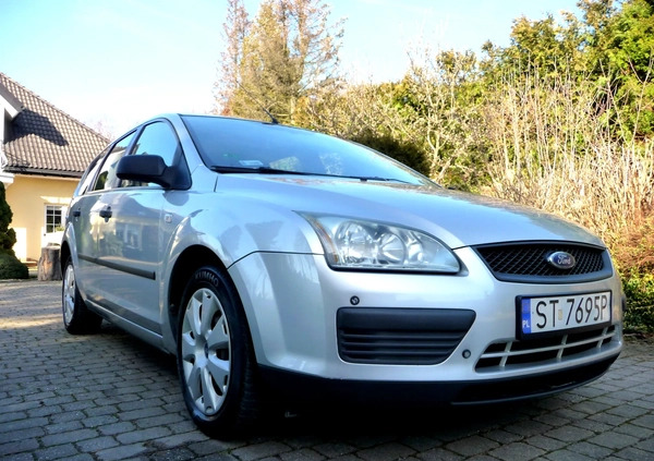 Ford Focus cena 7900 przebieg: 228000, rok produkcji 2005 z Września małe 742